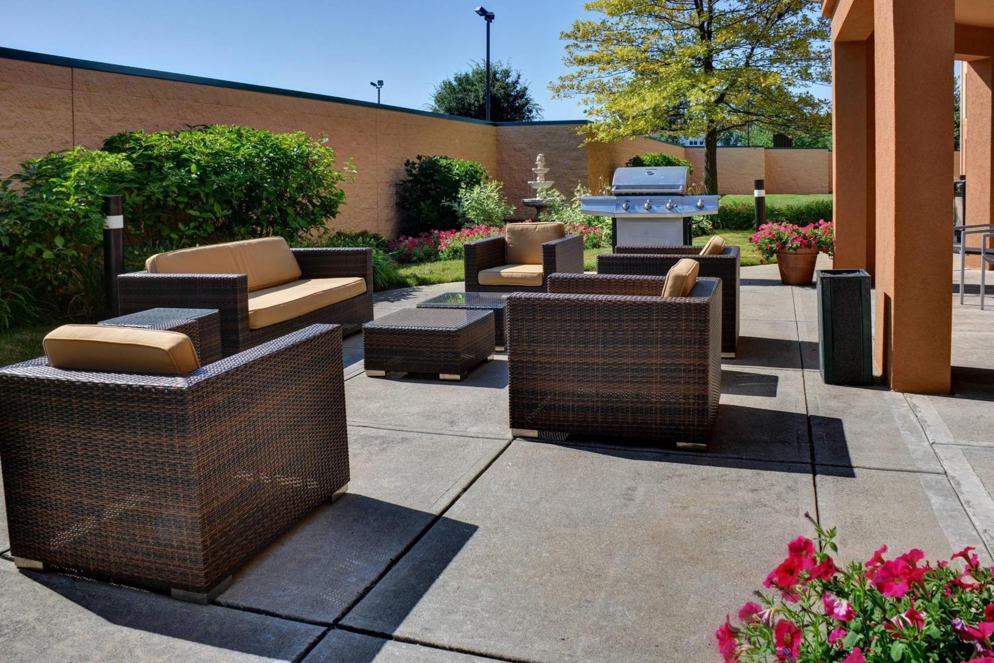 Hotel Courtyard By Marriott Indianapolis South Exterior foto